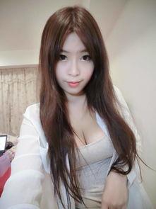 国产巨乳自拍,揭秘网络红人背后的故事 第2张 国产巨乳自拍,揭秘网络红人背后的故事 第2张